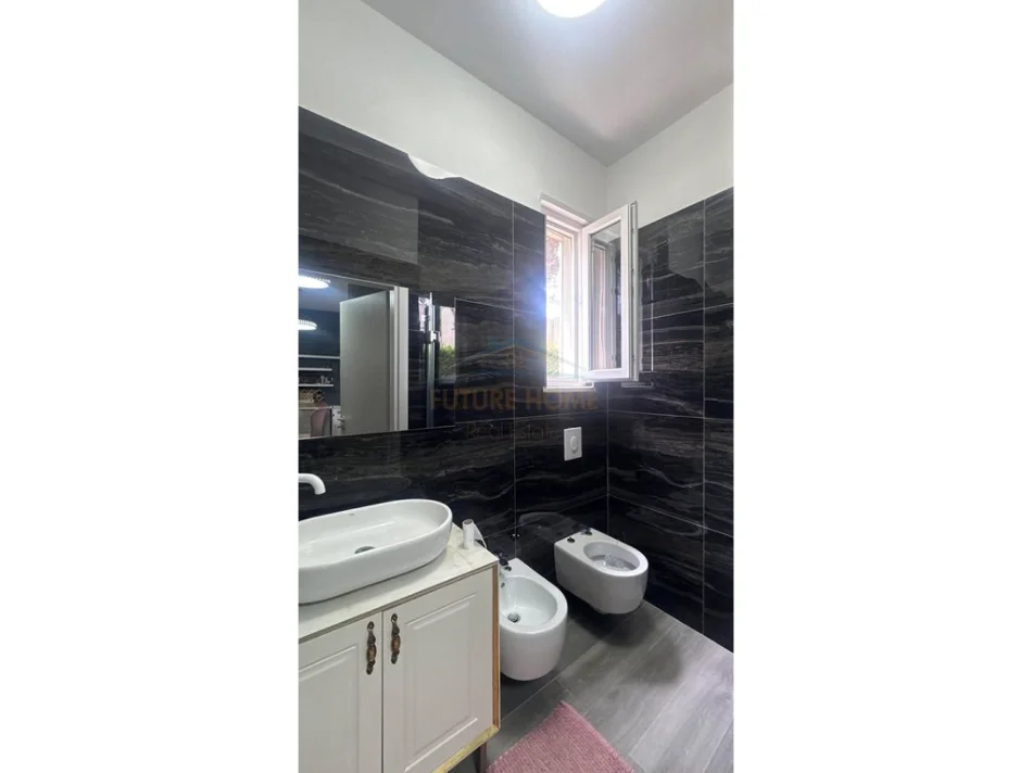 Gjiri Lalezit | Hamallaj, shitet Vile 3+1+Aneks+Ballkon Kati 2, 200 m² 545.000 € (KOMPLEKSI LURA 3)
