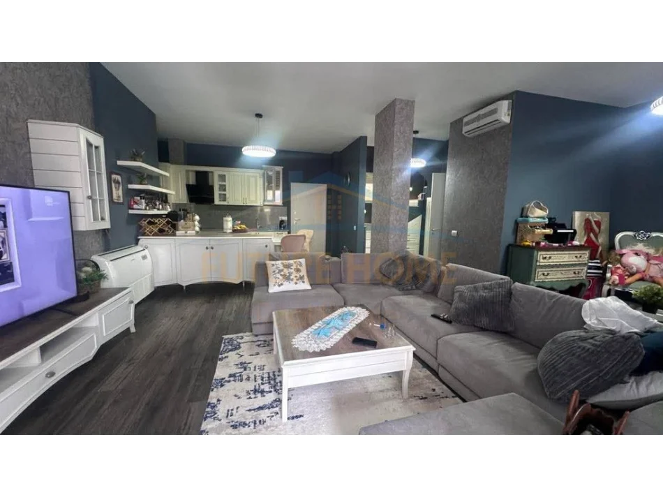 Gjiri Lalezit | Hamallaj, shitet Vile 3+1+Aneks+Ballkon Kati 2, 200 m² 545.000 € (KOMPLEKSI LURA 3)