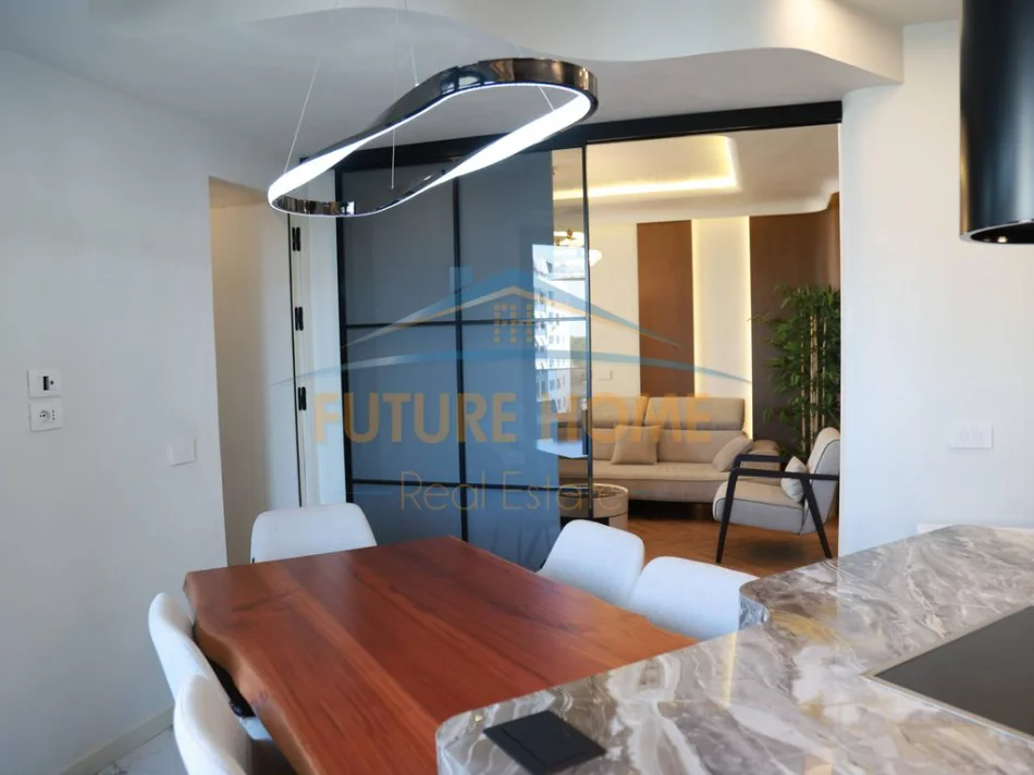 Tirane, shitet apartament 2+1+Ballkon Kati 5, 120 m² 359.000 € (Unaza e re)