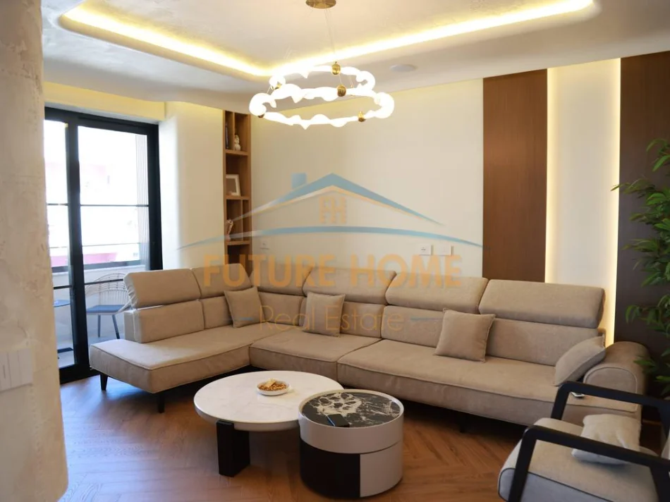 Tirane, shitet apartament 2+1+Ballkon Kati 5, 120 m² 359.000 € (Unaza e re)