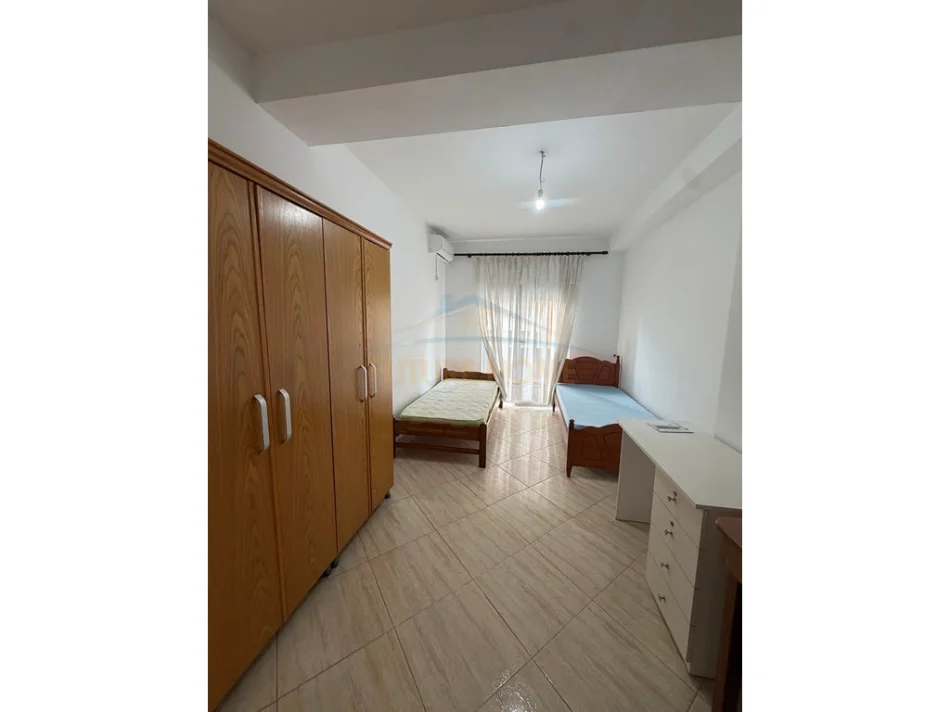 Qera, Apartament 2+1+2, Unaza e Re, Tiranë. 0696069906