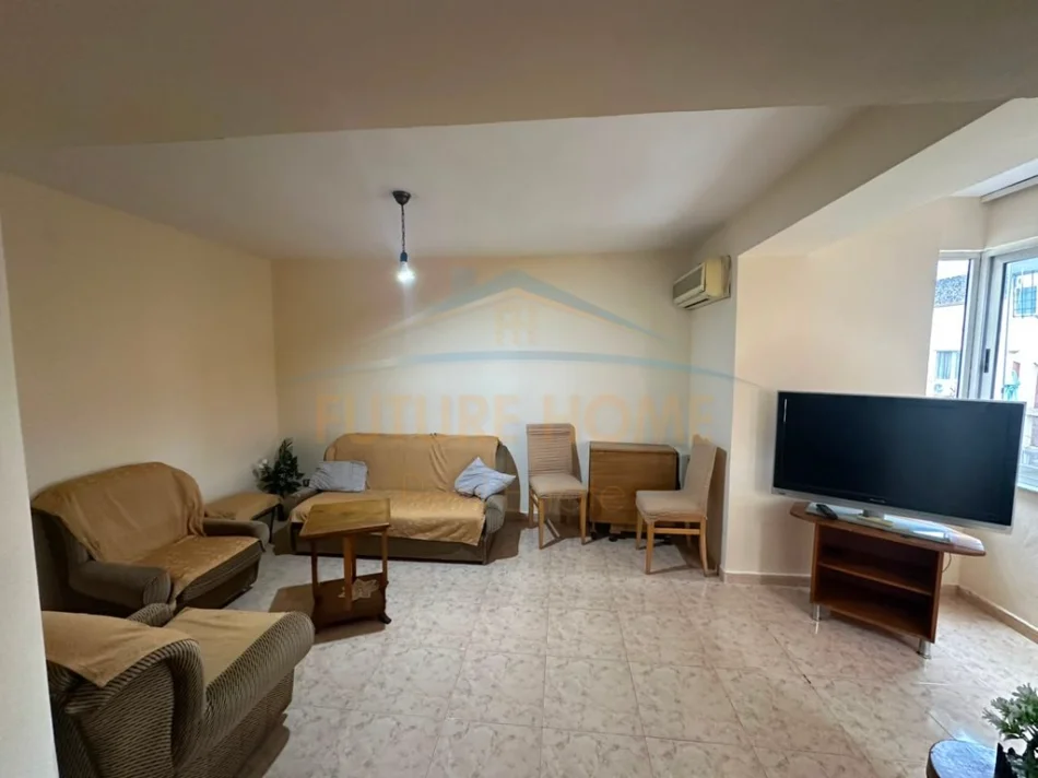 Qera, Apartament 1+1, Rr Fortuzi , Tirane 0696069906