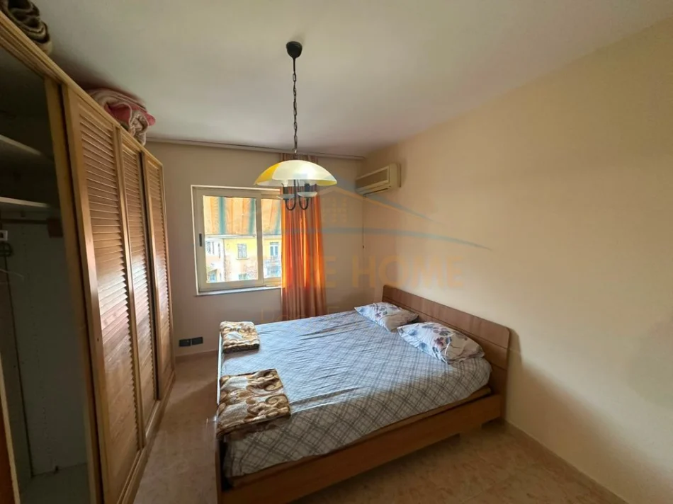 Tirane, jepet me qera apartament 1+1+Ballkon Kati 3, 68 m² 500 € (Rr Fortuzi , Tirane)