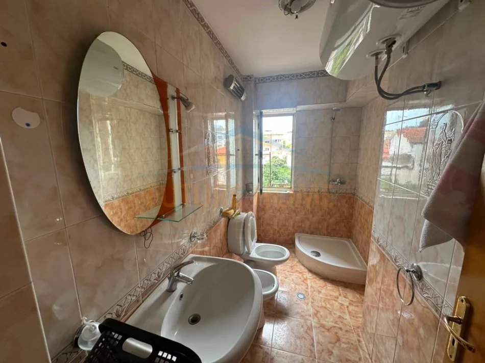 Qera, Apartament 1+1, Rr Fortuzi , Tirane 0696069906