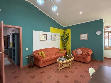 Tirane, jepet me qera apartament 2+1 Kati 5, 81 m² 1.000 € (Blloku)