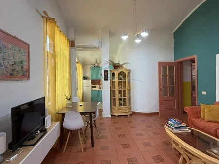Tirane, jepet me qera apartament 2+1 Kati 5, 81 m² 1.000 € (Blloku)