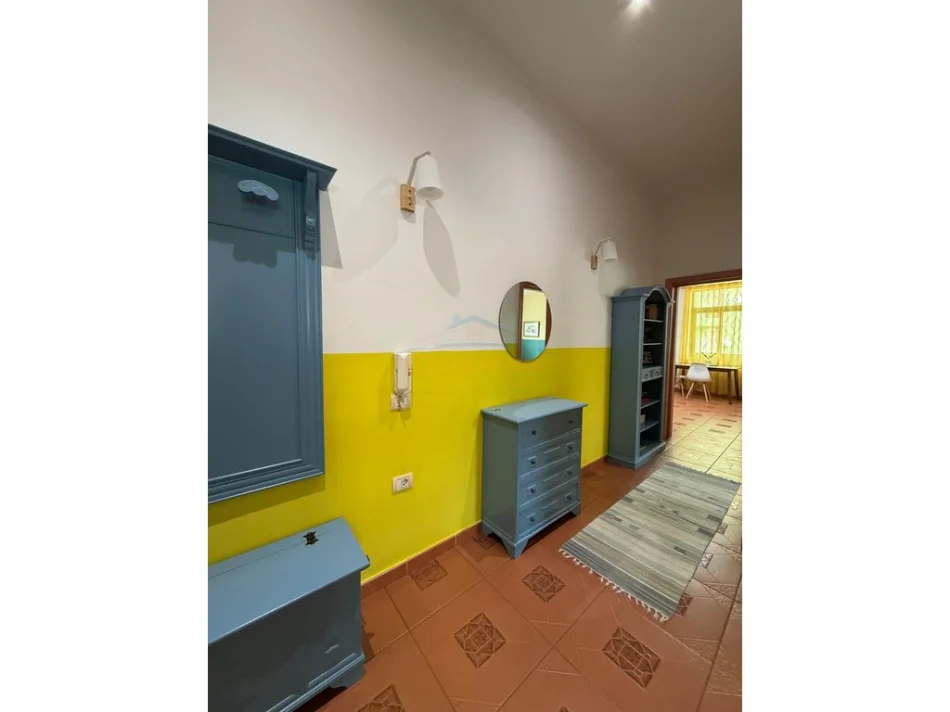 Tirane, jepet me qera apartament 2+1+Ballkon Kati 5, 100 m² 1.000 € (BLLOK)