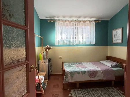 Tirane, jepet me qera apartament 2+1 Kati 5, 81 m² 1.000 € (Blloku)