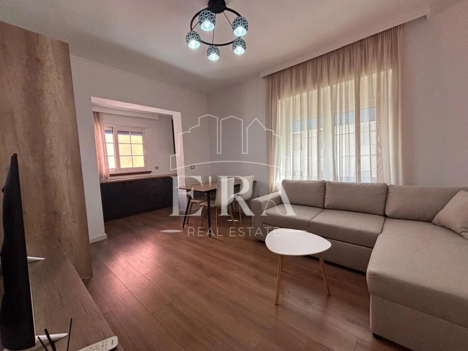 Durres, jepet me qera apartament 2+1 Kati 3, 70 m² 520 € (Drejtoria Rajonale Tatimore)