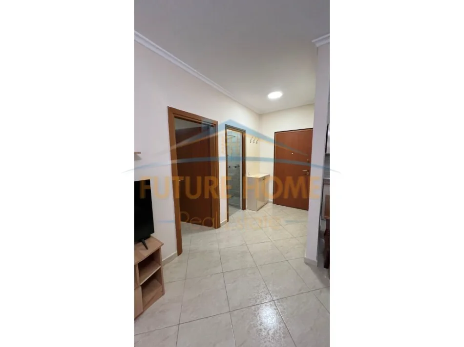 Tirane, jepet me qera apartament 1+1+Ballkon Kati 4, 52 m² 500 € (Rruga Siri Kodra)