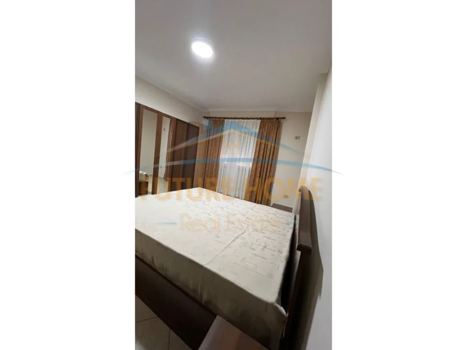 Tirane, jepet me qera apartament 1+1+Ballkon Kati 4, 52 m² 500 € (Rruga Siri Kodra)