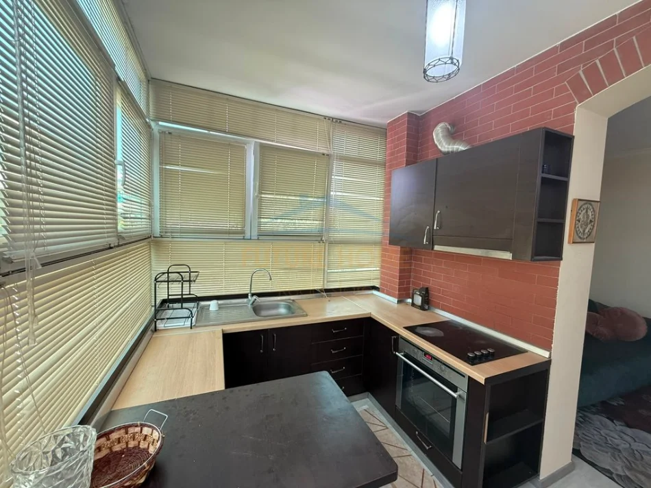 Qera, Apartament 1+1+Post Parkim, Liqeni i Thatë 0696069906