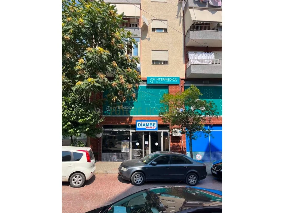 Shitet, Ambient Biznesi, Rruga Muhamet Deliu, Fresk 0696069906