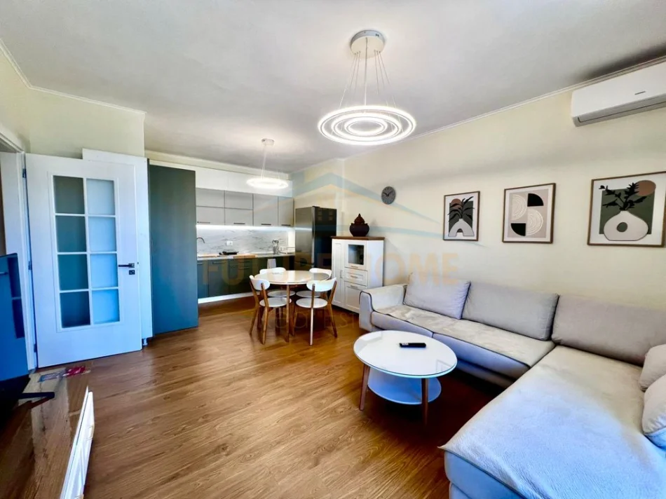 Tirane, jepet me qera apartament 2+1+2+Parkim, Kati 6, 97 m² 870 € (Porcelan)