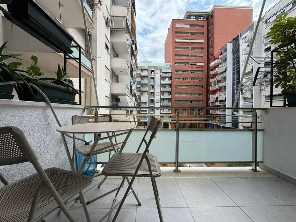 Tirane, shitet apartament 1+1 Kati 2, 58 m² 142.000 € (Golden Park 3 ,Amerikan 3)