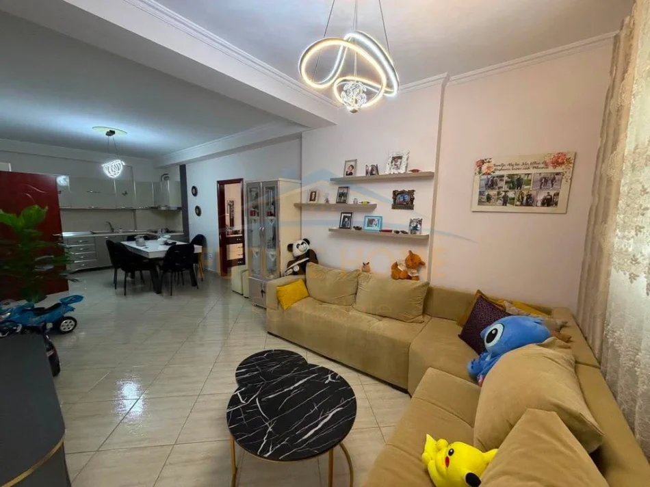 Tirane, shitet apartament 2+1 Kati 5, 100 m² 165.000 € (Unaza e Re)