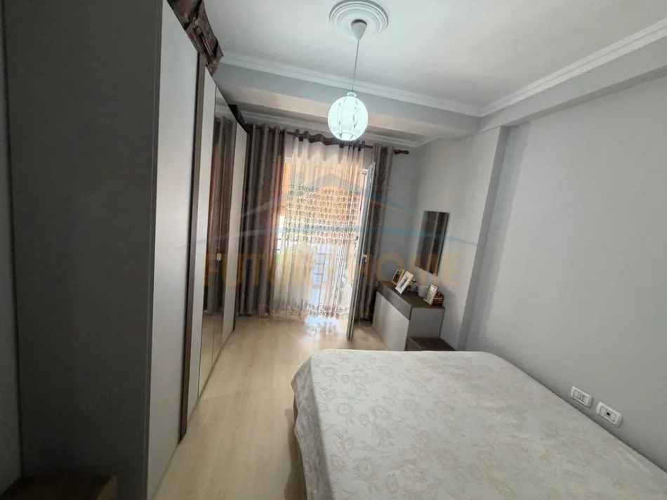 Tirane, shitet apartament 2+1 Kati 5, 99 m² 165.000 € (UNAZA E RE)
