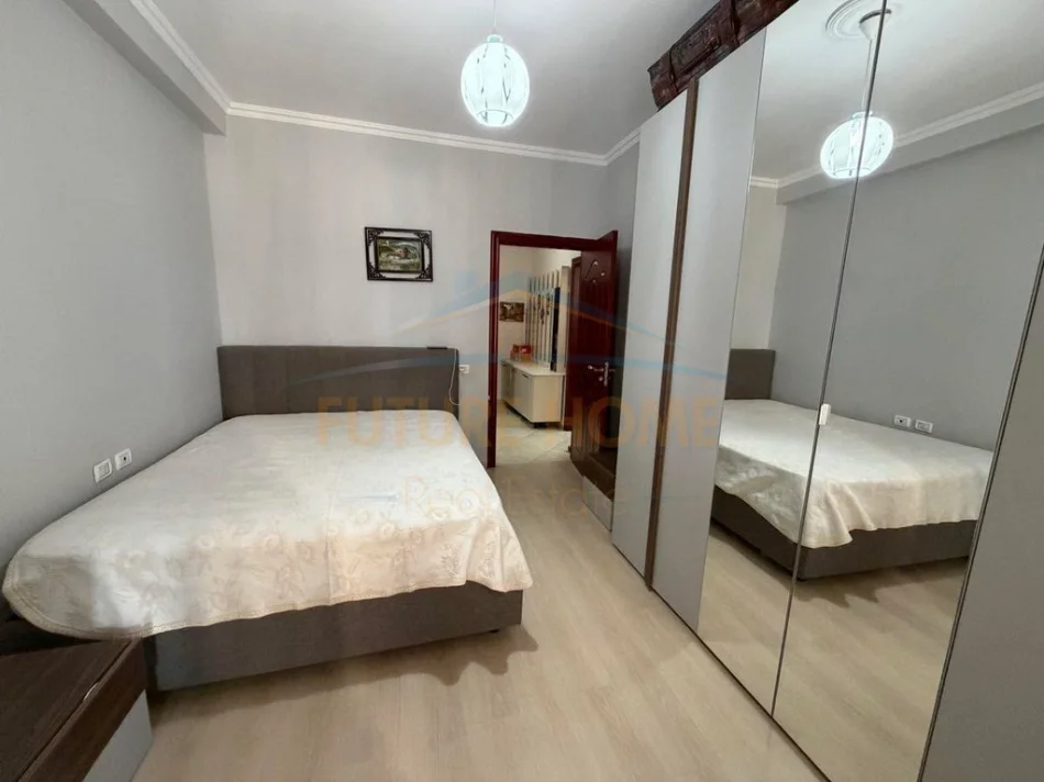 Tirane, shitet apartament 2+1 Kati 5, 99 m² 165.000 € (UNAZA E RE)