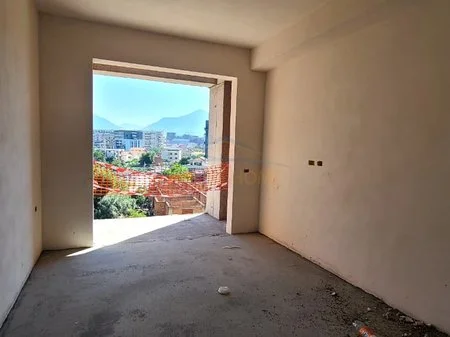 Tirane, shitet apartament 2+1 Kati 3, 118 m² 225.000 € (Rruga e Kavajes)
