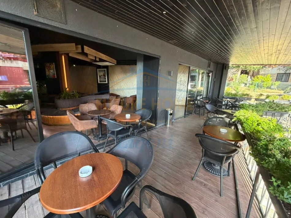 Tirane, shes ambjent biznesi Kati 0, 102 m² 150.000 € 