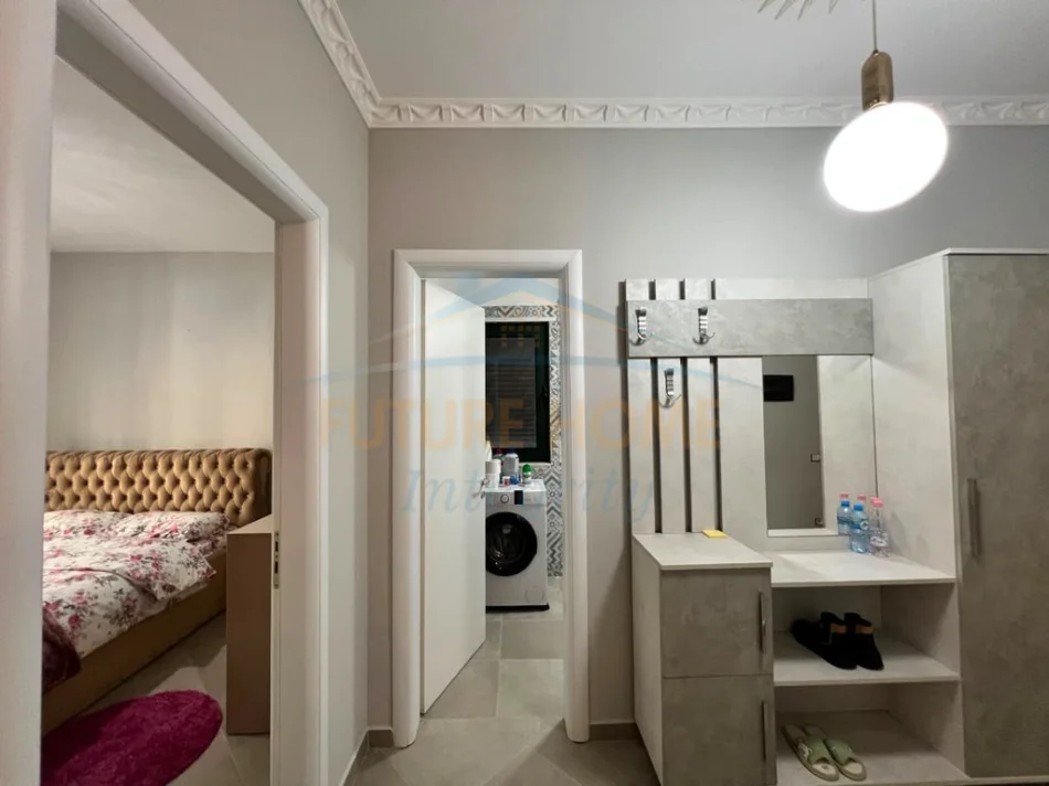 Tirane, jepet me qera apartament 1+1+Post Parkimi Kati 1, 65 m² (Unazës së Re) 60.000 Lekë/muaj
