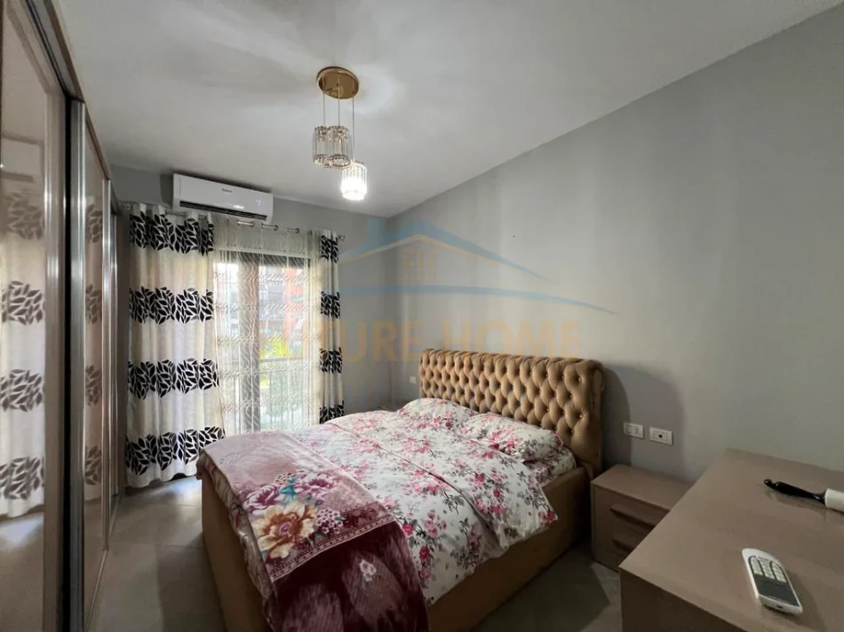 Tirane, jepet me qera apartament 1+1+Post Parkimi, Kati 1, 66 m² (Rezidenca Green City)   60,000 Lekë