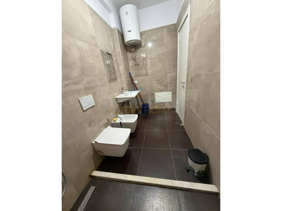 Qera, Apartament 2+1+2+Post Parkimi, Yzberisht. 0696069906