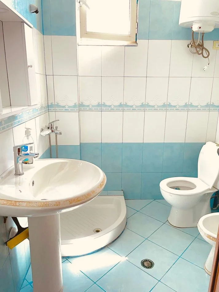 Vlore, jepet me qera apartament 2+1+Ballkon Kati 4, 98 m² 440 € (Gjergj Arianiti)