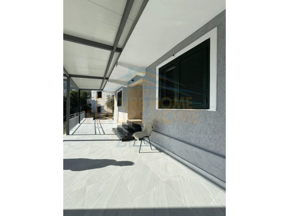 Qera, Apartament 1+1+Verandë, Selitë.  40,000 Lekë 0696069906