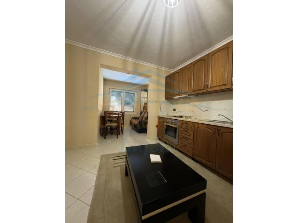 Qera, Apartament 1+1+Verandë, Selitë.  40,000 Lekë 0696069906