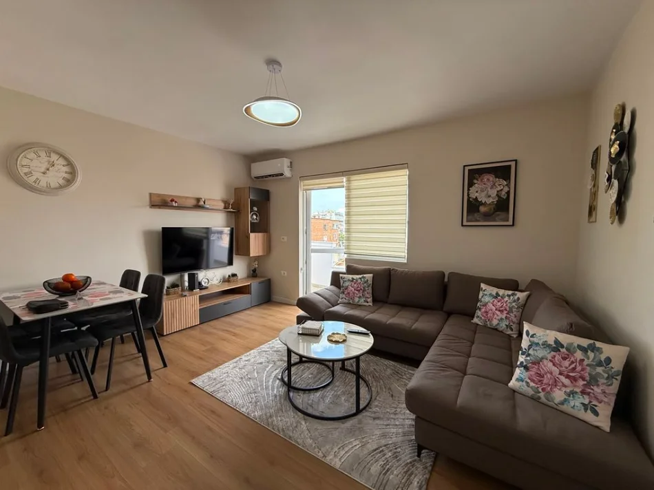 jap me qera apartament 3+1+Ballkon Kati 5, 80 m² 700 € (BRRYLI)