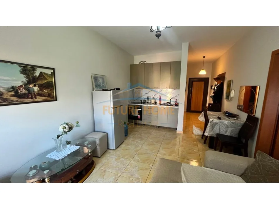 Tirane, jepet me qera apartament 1+1 Kati 4, 57 m² 500 € (Rruga Panorama)