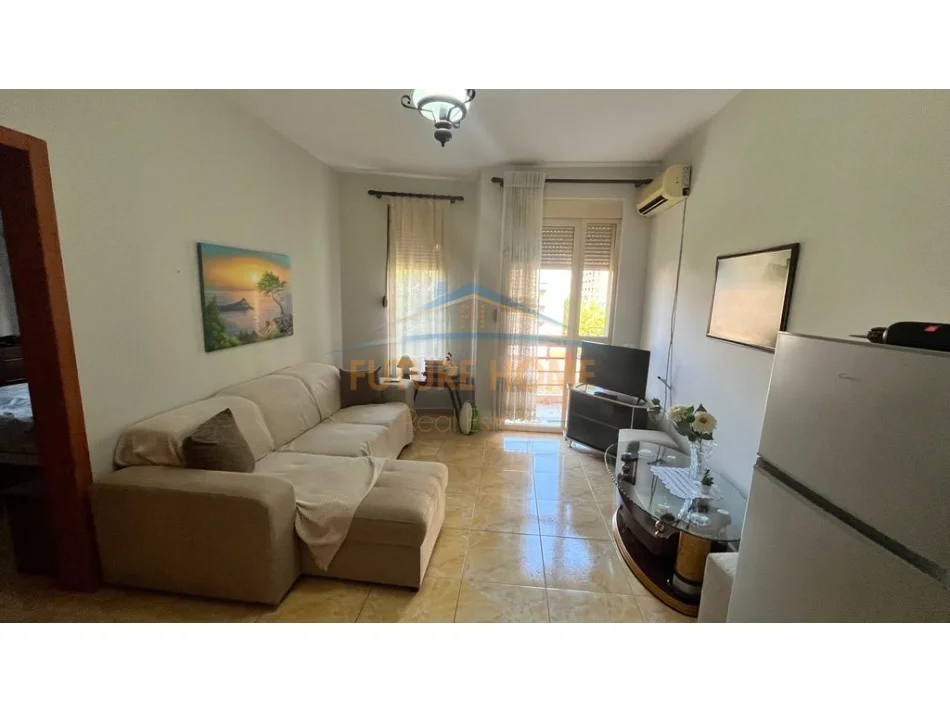 Tirane, jepet me qera apartament 1+1 Kati 4, 57 m² 500 € (Rruga Panorama)