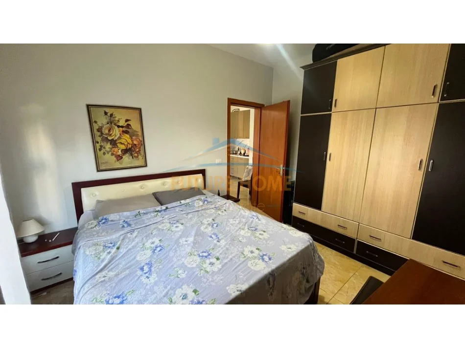 Tirane, jepet me qera apartament 1+1 Kati 4, 57 m² 500 € (Rruga Panorama)