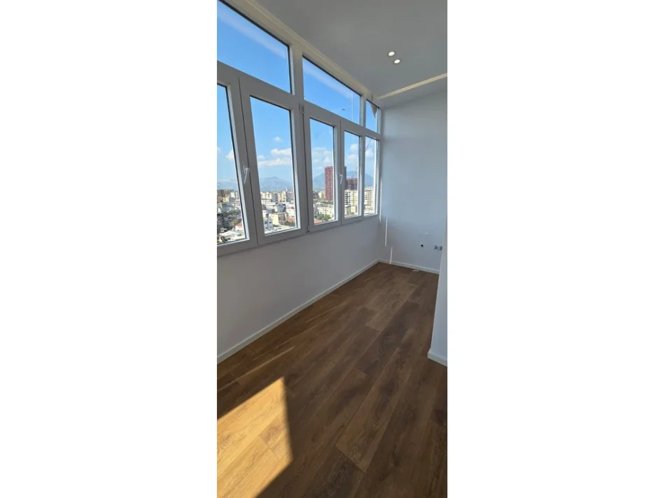Shitet, Apartament 1+1, 21 Dhjetori, Tirane 0696069906