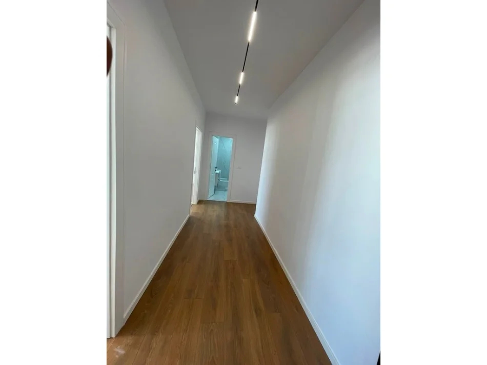 Tirane, shitet apartament 1+1+Ballkon Kati 11, 65 m² 165.000 € (21)
