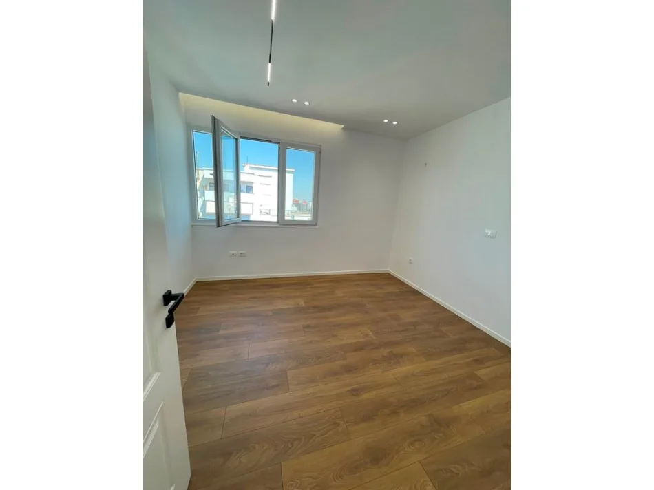 Tirane, shitet apartament 1+1 Kati 11, 65 m² 165.000 € (21 Dhjetori)