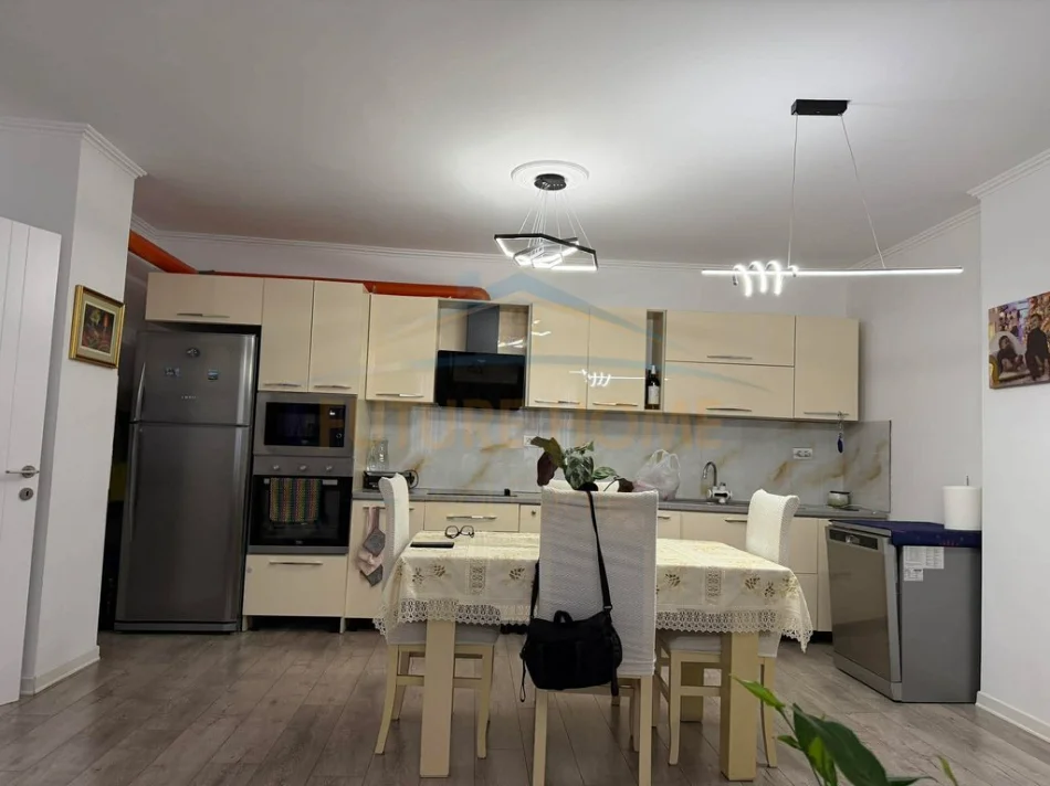 Tirane, shitet apartament 2+1 Kati 4, 96 m² 152.000 € (MISTO MAME)