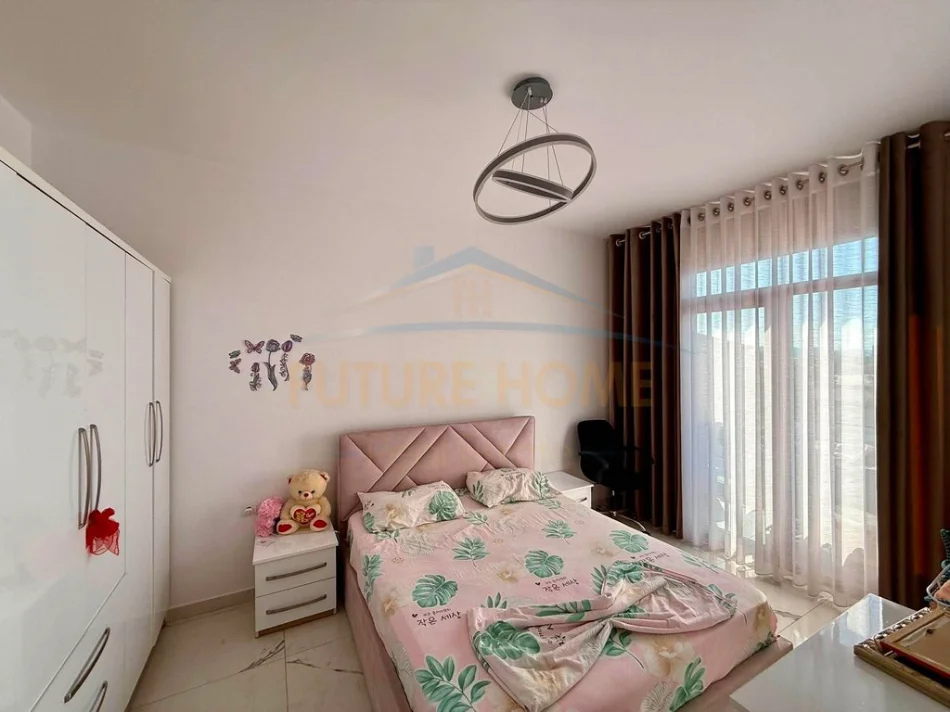 Tirane, jepet me qera apartament 1+1 Kati 3, 65 m² 500 € (DOGANA)