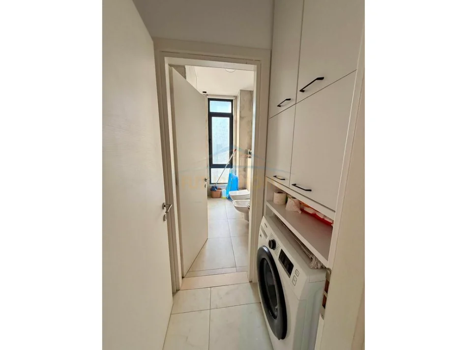 Tirane, jepet me qera apartament 1+1 Kati 3, 65 m² 500 € (DOGANA)