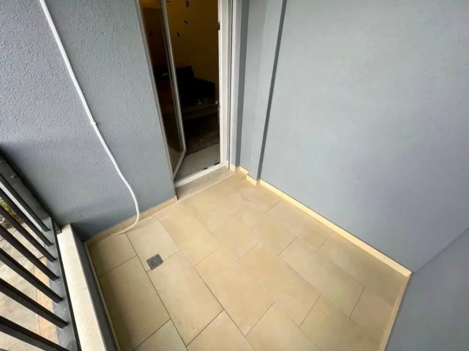 Shitet, Apartament 1+1, Rruga 5 Maj, Tirane 0696069906