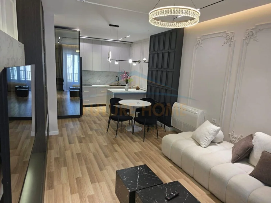 Tirane, jepet me qera apartament 2+1 Kati 7, 117 m² 1.100 € (Oasis Residence)