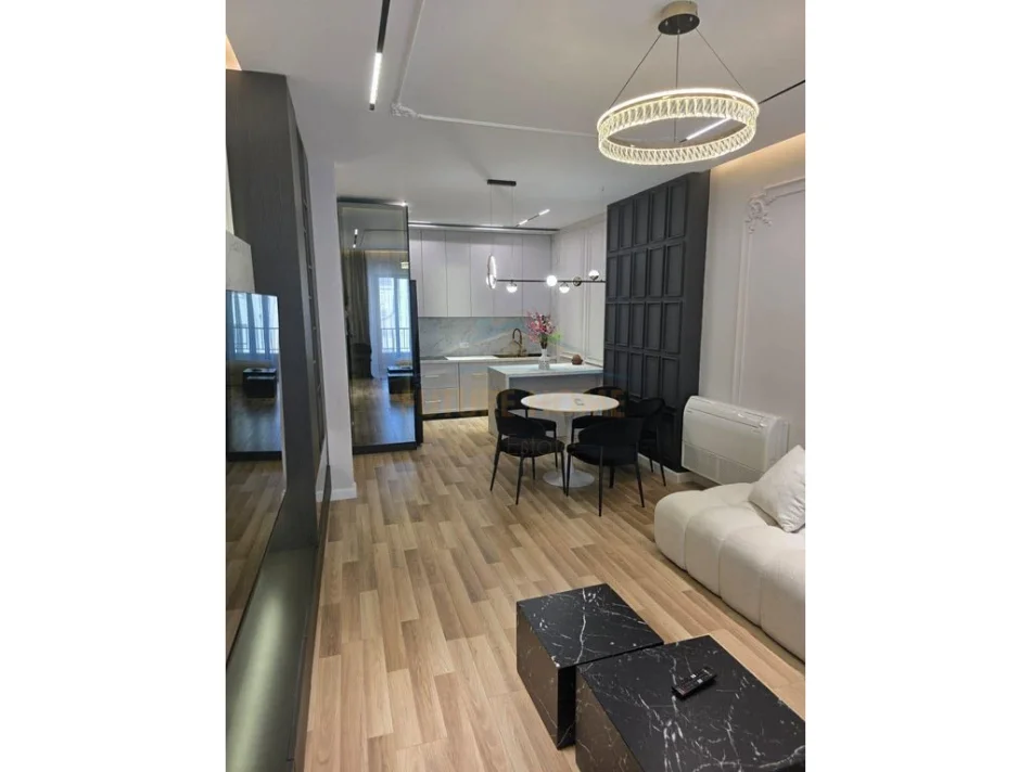 Tirane, jepet me qera apartament 2+1 Kati 7, 117 m² 1.100 € 
