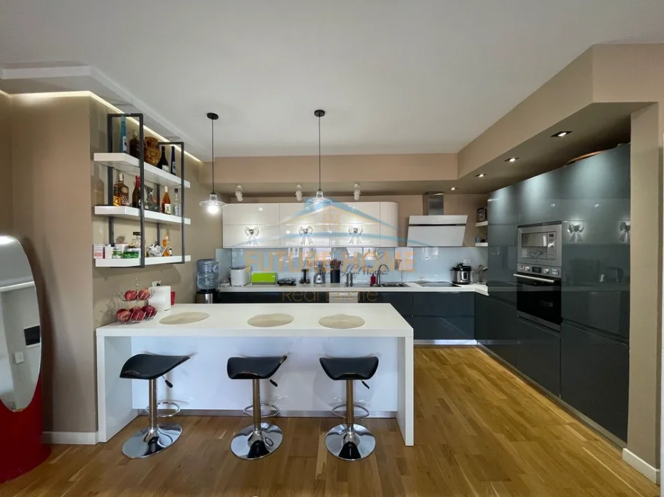 Shitet, Apartament 3+1+2+Post Parkimi, Kopshti Botanik 0696069906