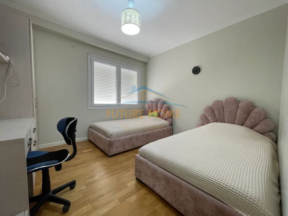 Tirane, shitet apartament 3+1+Ballkon Kati 6, 180 m² 360.000 € (KOPESHTI BOTANIK)