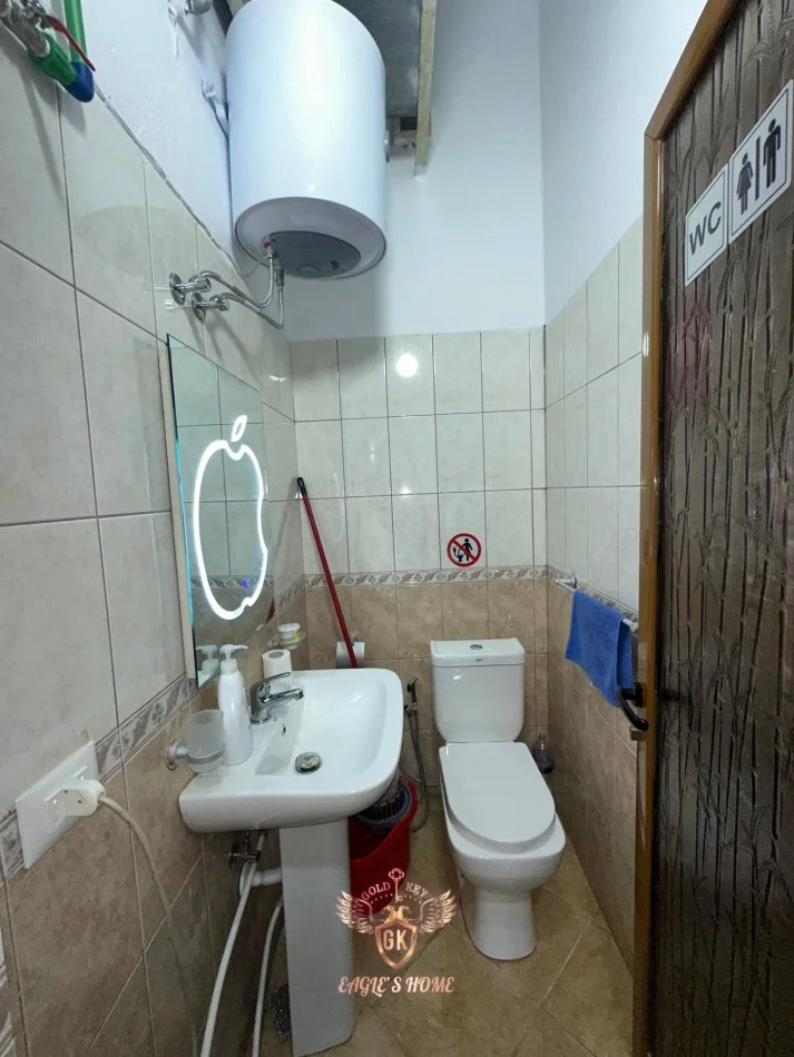 Durres, shes ambjent biznesi Kati 0, 32 m² (Prane Rruges Portit)