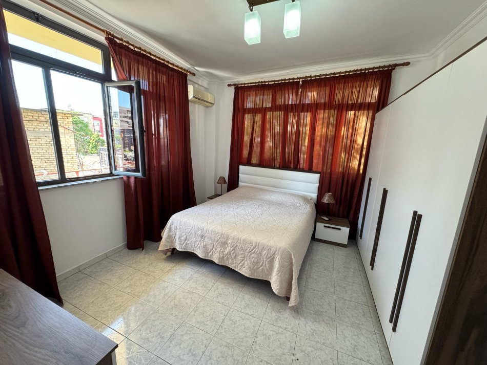Tirane, jepet me qera apartament 2+1 Kati 2, 85 m² 600 € (rruga e durresit)