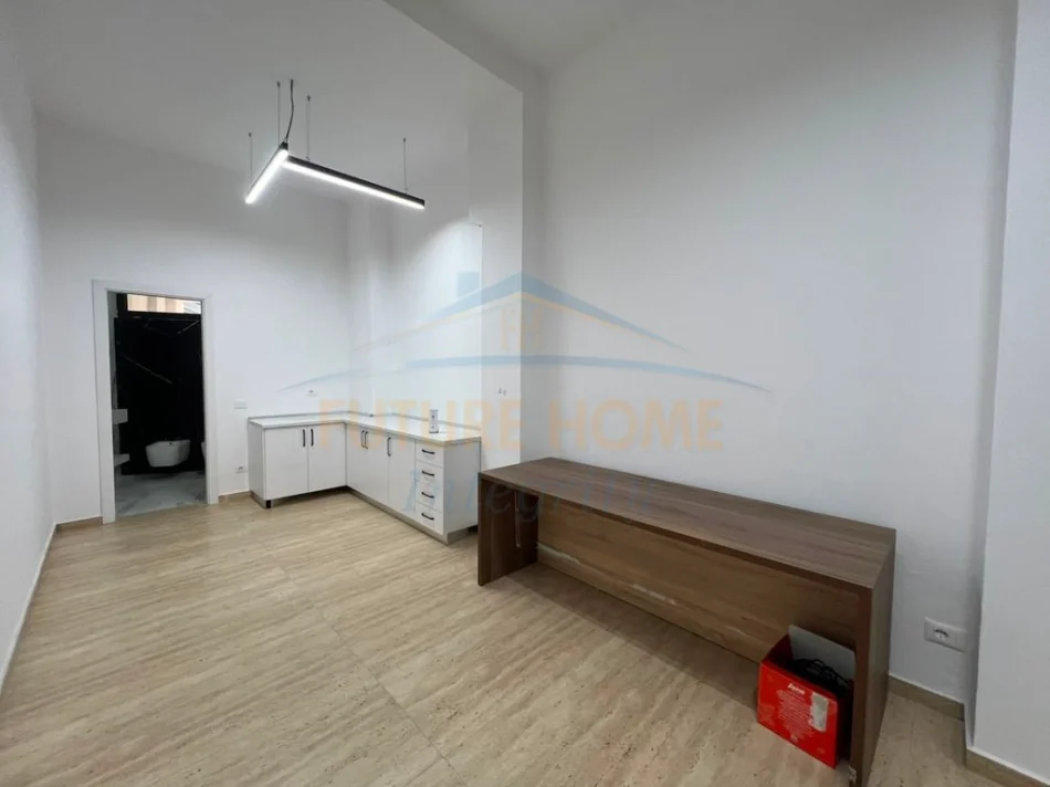 Tirane, Qera, Ambient duplex për Zyra,  Kati 0, 90 m² 1.000 € (Pazari i Ri)