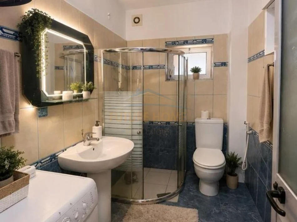 Tirane, jepet me qera apartament 1+1 Kati 1, 55 m² 400 € (Rruga Irfan Tomini)