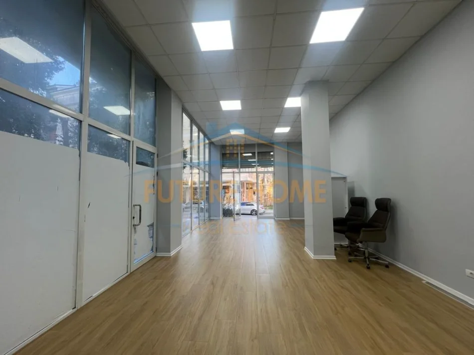 Tirane, shitet ambjent biznesi Kati 0, 59 m² 117.000 € (Fresk)